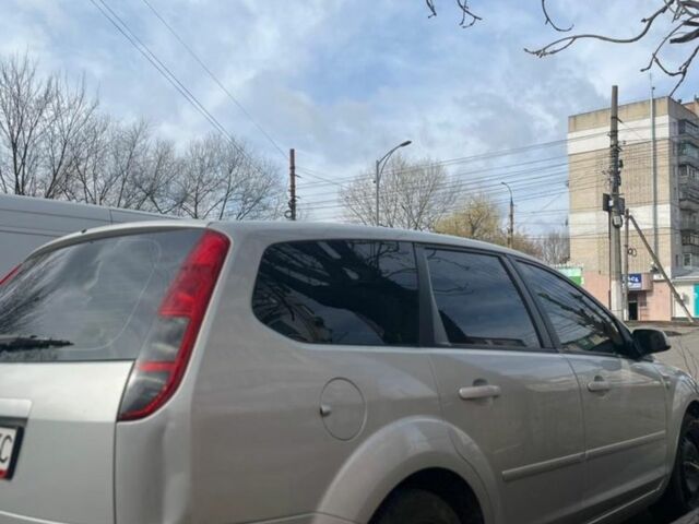 Серый Форд Фокус, объемом двигателя 1.6 л и пробегом 220 тыс. км за 4500 $, фото 5 на Automoto.ua