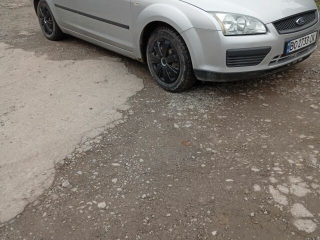 Серый Форд Фокус, объемом двигателя 1.6 л и пробегом 270 тыс. км за 3600 $, фото 5 на Automoto.ua