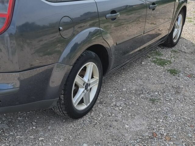 Сірий Форд Фокус, об'ємом двигуна 1.6 л та пробігом 370 тис. км за 4400 $, фото 3 на Automoto.ua