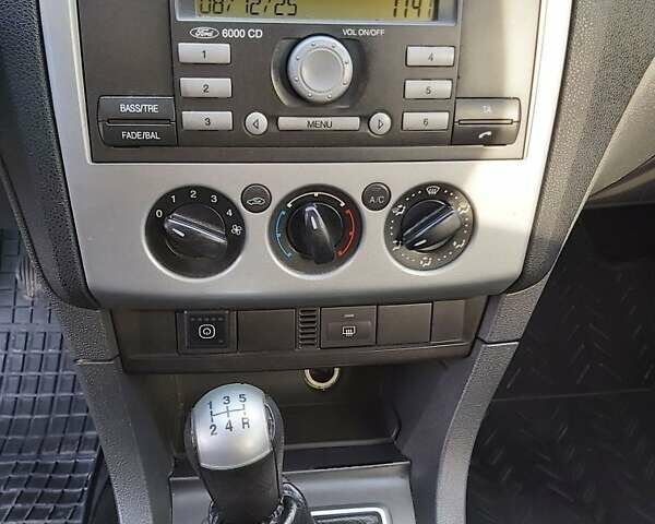 Сірий Форд Фокус, об'ємом двигуна 1.6 л та пробігом 238 тис. км за 5500 $, фото 11 на Automoto.ua