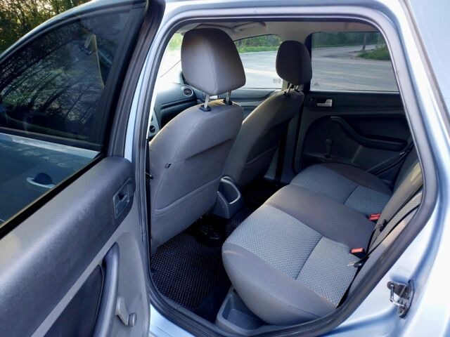 Сірий Форд Фокус, об'ємом двигуна 1.6 л та пробігом 190 тис. км за 4800 $, фото 4 на Automoto.ua