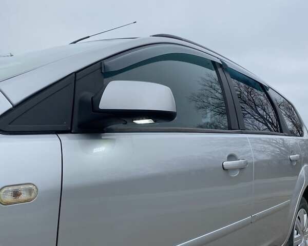 Серый Форд Фокус, объемом двигателя 1.6 л и пробегом 290 тыс. км за 4500 $, фото 2 на Automoto.ua