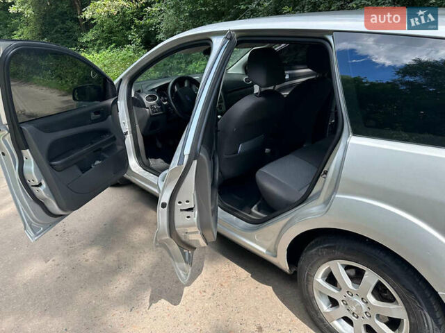 Серый Форд Фокус, объемом двигателя 1.39 л и пробегом 265 тыс. км за 4300 $, фото 12 на Automoto.ua