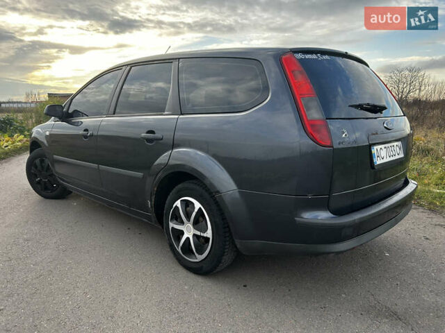 Серый Форд Фокус, объемом двигателя 1.8 л и пробегом 380 тыс. км за 2999 $, фото 3 на Automoto.ua