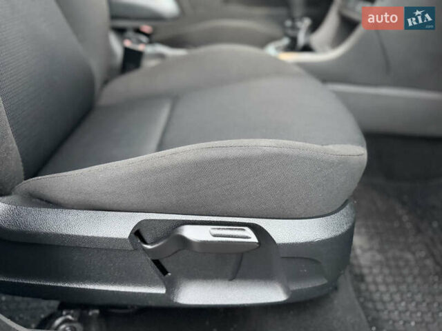 Сірий Форд Фокус, об'ємом двигуна 1.8 л та пробігом 200 тис. км за 4200 $, фото 60 на Automoto.ua