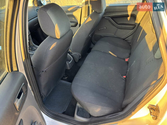 Серый Форд Фокус, объемом двигателя 1.6 л и пробегом 202 тыс. км за 4999 $, фото 9 на Automoto.ua