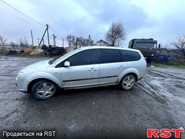 Серый Форд Фокус, объемом двигателя 1.6 л и пробегом 247 тыс. км за 5000 $, фото 3 на Automoto.ua