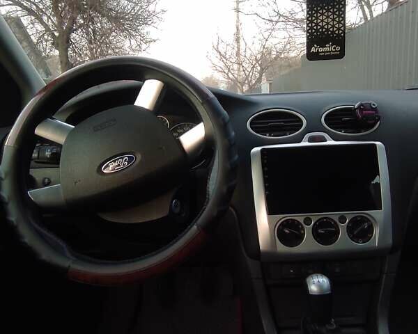 Сірий Форд Фокус, об'ємом двигуна 1.6 л та пробігом 250 тис. км за 4800 $, фото 5 на Automoto.ua