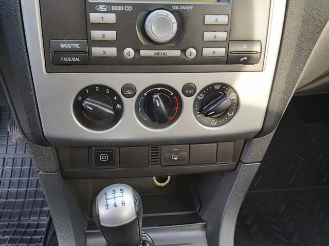 Сірий Форд Фокус, об'ємом двигуна 1.6 л та пробігом 238 тис. км за 5500 $, фото 5 на Automoto.ua