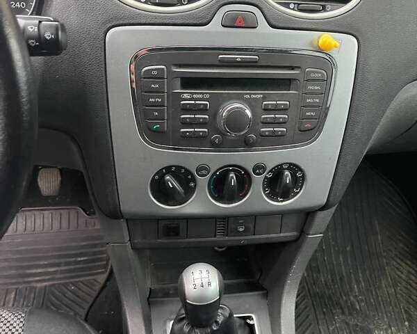 Сірий Форд Фокус, об'ємом двигуна 1.6 л та пробігом 79 тис. км за 5500 $, фото 12 на Automoto.ua