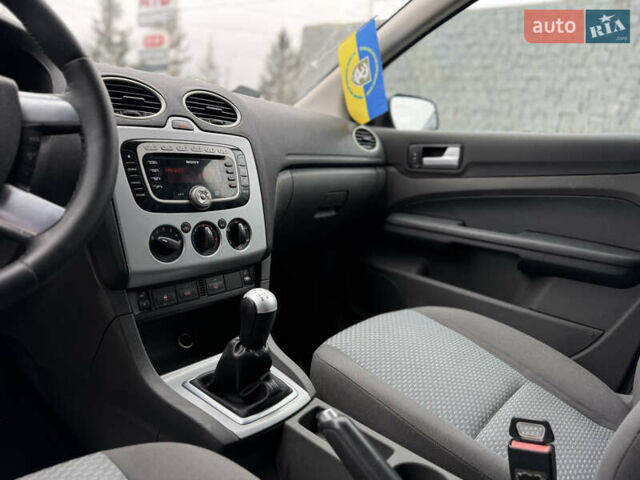 Серый Форд Фокус, объемом двигателя 1.6 л и пробегом 249 тыс. км за 3599 $, фото 13 на Automoto.ua