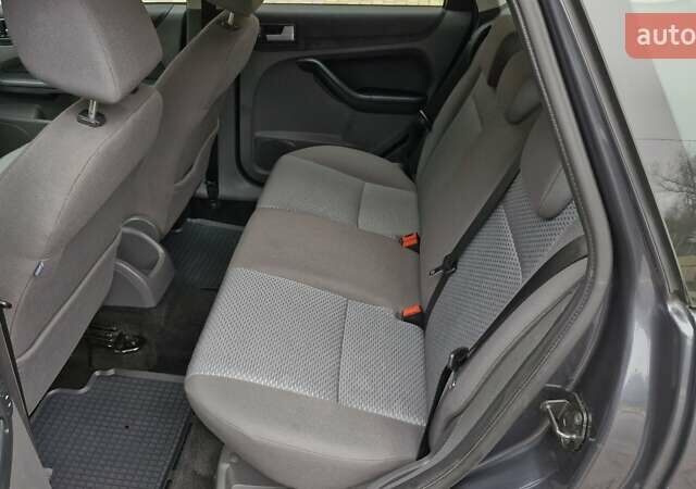 Серый Форд Фокус, объемом двигателя 1.6 л и пробегом 214 тыс. км за 5550 $, фото 41 на Automoto.ua