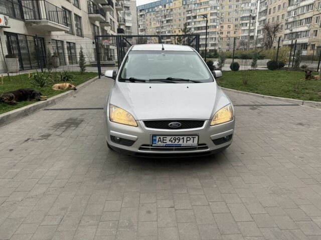 Серый Форд Фокус, объемом двигателя 1.6 л и пробегом 270 тыс. км за 3500 $, фото 1 на Automoto.ua