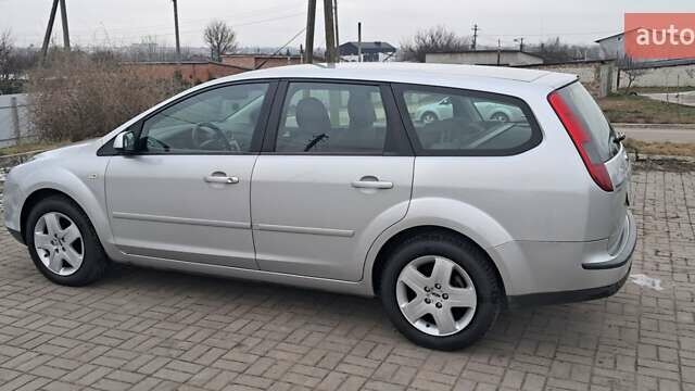 Сірий Форд Фокус, об'ємом двигуна 1.6 л та пробігом 219 тис. км за 4700 $, фото 13 на Automoto.ua