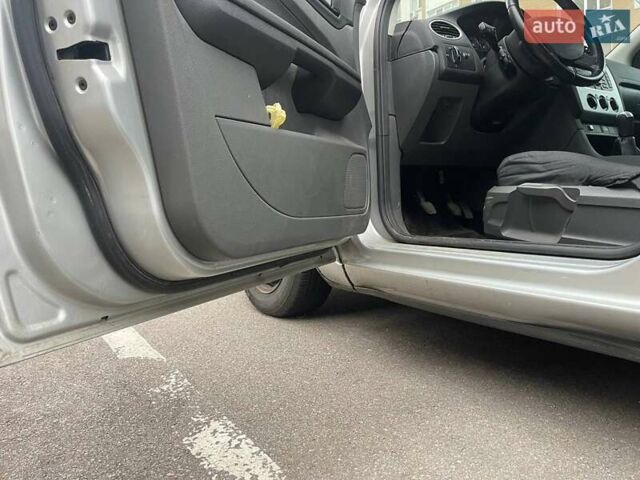 Сірий Форд Фокус, об'ємом двигуна 1.6 л та пробігом 79 тис. км за 5500 $, фото 8 на Automoto.ua