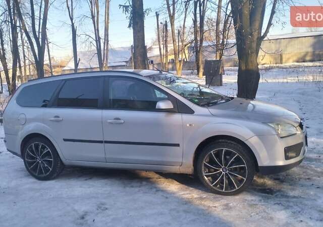 Серый Форд Фокус, объемом двигателя 1.6 л и пробегом 202 тыс. км за 4600 $, фото 5 на Automoto.ua