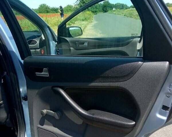 Форд Фокус 2007 в Горишние Плавни (Комсомольск) на Automoto.ua Серый Форд Фокус, объемом двигателя 1.6 л и пробегом 220 тыс. км за 6000 $, фото 6 на Automoto.ua