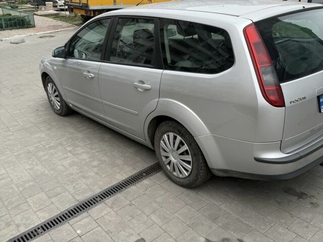 Серый Форд Фокус, объемом двигателя 1.6 л и пробегом 270 тыс. км за 3500 $, фото 5 на Automoto.ua