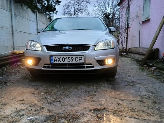 Серый Форд Фокус, объемом двигателя 1.6 л и пробегом 255 тыс. км за 4800 $, фото 1 на Automoto.ua