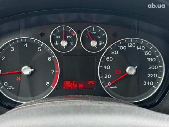 Серый Форд Фокус, объемом двигателя 1.6 л и пробегом 260 тыс. км за 4890 $, фото 13 на Automoto.ua