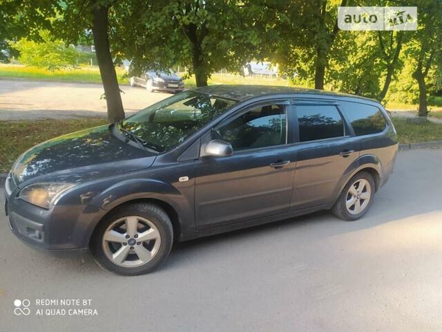 Серый Форд Фокус, объемом двигателя 1.6 л и пробегом 301 тыс. км за 3900 $, фото 1 на Automoto.ua