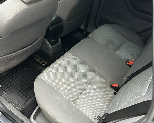 Форд Фокус 2007 у Львові на Automoto.ua Сірий Форд Фокус, об'ємом двигуна 1.8 л та пробігом 380 тис. км за 2999 $, фото 8 на Automoto.ua