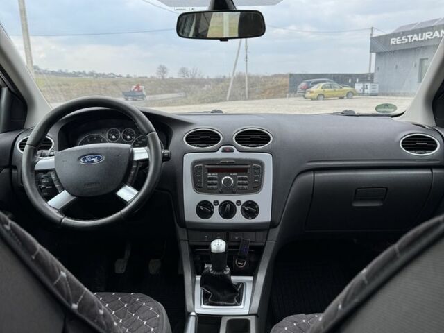 Серый Форд Фокус, объемом двигателя 1.6 л и пробегом 274 тыс. км за 4400 $, фото 7 на Automoto.ua