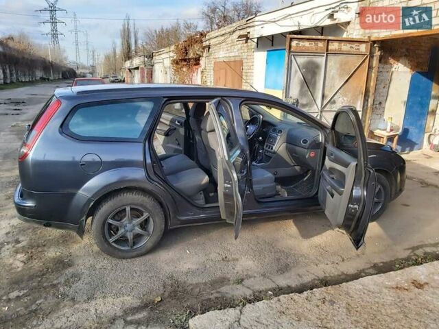 Сірий Форд Фокус, об'ємом двигуна 1.6 л та пробігом 238 тис. км за 5500 $, фото 6 на Automoto.ua