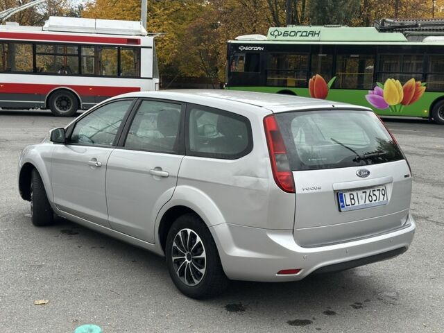 Серый Форд Фокус, объемом двигателя 1.3 л и пробегом 123 тыс. км за 2700 $, фото 3 на Automoto.ua