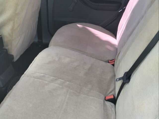 Серый Форд Фокус, объемом двигателя 1.6 л и пробегом 277 тыс. км за 4000 $, фото 4 на Automoto.ua