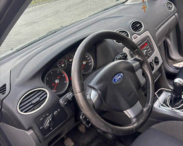 Сірий Форд Фокус, об'ємом двигуна 1.56 л та пробігом 322 тис. км за 4000 $, фото 7 на Automoto.ua