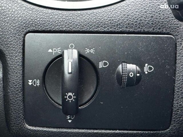 Серый Форд Фокус, объемом двигателя 1.6 л и пробегом 260 тыс. км за 4890 $, фото 18 на Automoto.ua