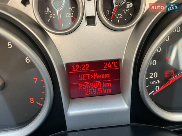 Сірий Форд Фокус, об'ємом двигуна 1.6 л та пробігом 257 тис. км за 5700 $, фото 9 на Automoto.ua