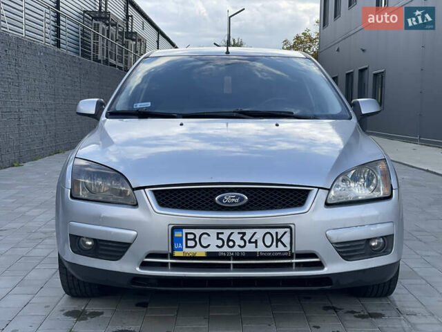 Серый Форд Фокус, объемом двигателя 1.6 л и пробегом 249 тыс. км за 3599 $, фото 1 на Automoto.ua