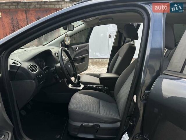 Серый Форд Фокус, объемом двигателя 1.56 л и пробегом 205 тыс. км за 5300 $, фото 21 на Automoto.ua