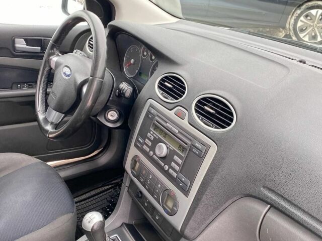 Сірий Форд Фокус, об'ємом двигуна 0 л та пробігом 305 тис. км за 2650 $, фото 2 на Automoto.ua