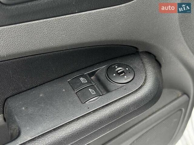 Сірий Форд Фокус, об'ємом двигуна 1.6 л та пробігом 260 тис. км за 4890 $, фото 19 на Automoto.ua