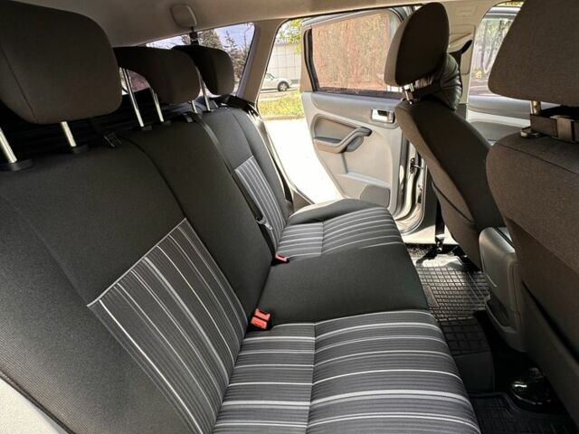 Сірий Форд Фокус, об'ємом двигуна 1.8 л та пробігом 240 тис. км за 5900 $, фото 15 на Automoto.ua