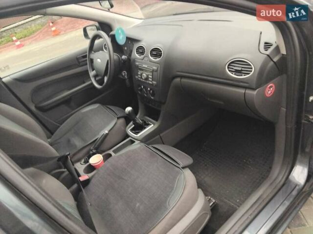 Форд Фокус 2007 в Василькове на Automoto.ua Серый Форд Фокус, объемом двигателя 1.8 л и пробегом 413 тыс. км за 2300 $, фото 6 на Automoto.ua