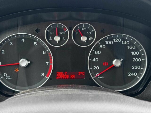 Сірий Форд Фокус, об'ємом двигуна 1.6 л та пробігом 260 тис. км за 4890 $, фото 13 на Automoto.ua