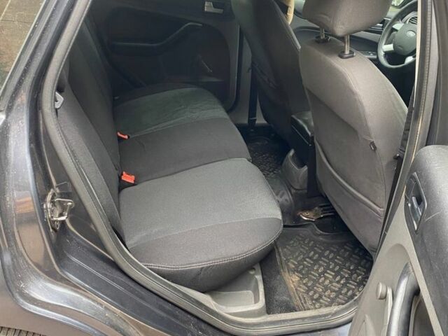 Серый Форд Фокус, объемом двигателя 1.6 л и пробегом 270 тыс. км за 3450 $, фото 11 на Automoto.ua