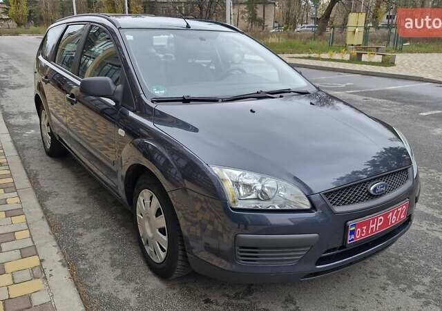 Серый Форд Фокус, объемом двигателя 1.6 л и пробегом 214 тыс. км за 5550 $, фото 5 на Automoto.ua
