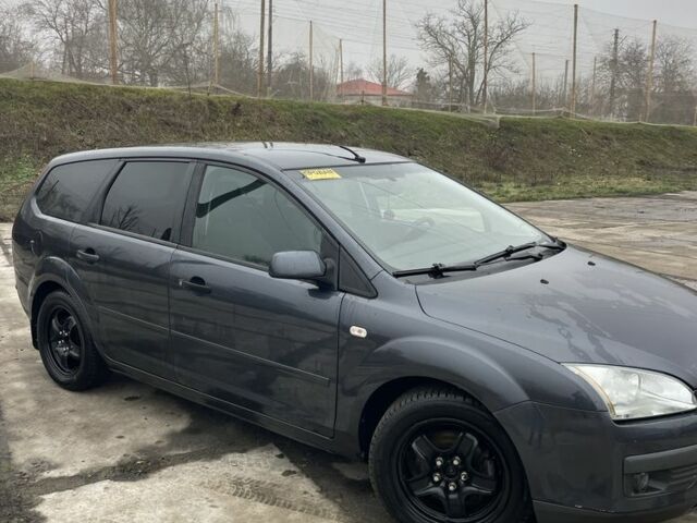 Серый Форд Фокус, объемом двигателя 1.6 л и пробегом 250 тыс. км за 4000 $, фото 5 на Automoto.ua