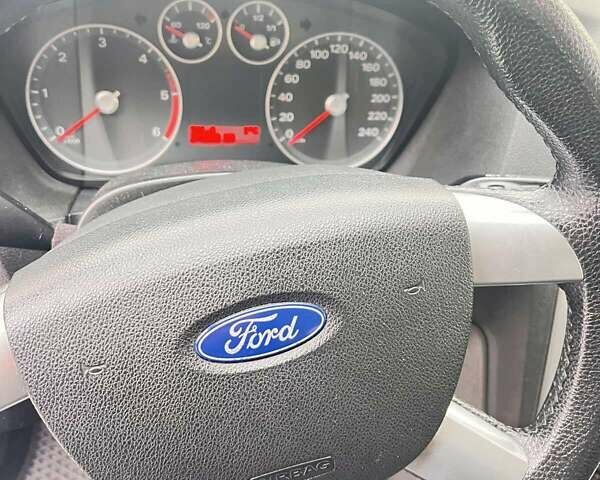 Серый Форд Фокус, объемом двигателя 1.56 л и пробегом 278 тыс. км за 4700 $, фото 6 на Automoto.ua