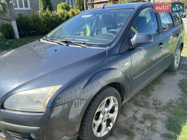 Серый Форд Фокус, объемом двигателя 1.6 л и пробегом 370 тыс. км за 4250 $, фото 4 на Automoto.ua