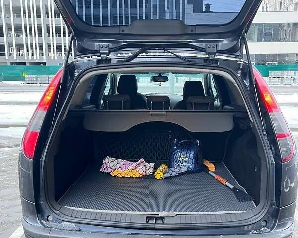 Серый Форд Фокус, объемом двигателя 1.56 л и пробегом 227 тыс. км за 5600 $, фото 6 на Automoto.ua