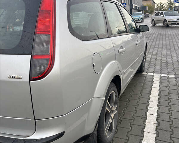 Сірий Форд Фокус, об'ємом двигуна 1.56 л та пробігом 322 тис. км за 4000 $, фото 3 на Automoto.ua