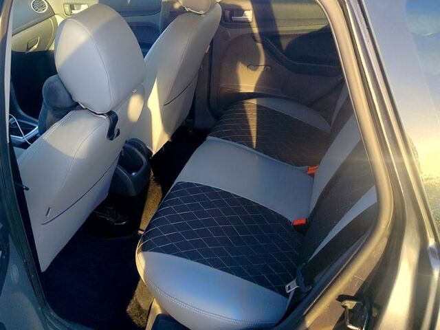 Серый Форд Фокус, объемом двигателя 1.6 л и пробегом 286 тыс. км за 3750 $, фото 3 на Automoto.ua