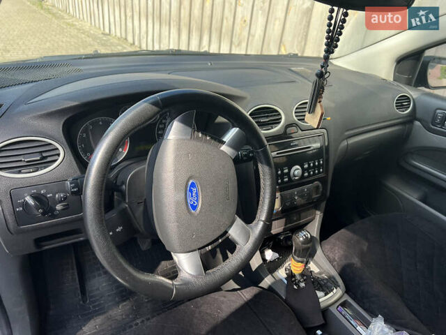 Серый Форд Фокус, объемом двигателя 2 л и пробегом 240 тыс. км за 5500 $, фото 4 на Automoto.ua