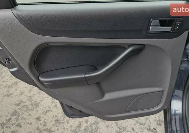 Серый Форд Фокус, объемом двигателя 1.6 л и пробегом 214 тыс. км за 5550 $, фото 34 на Automoto.ua